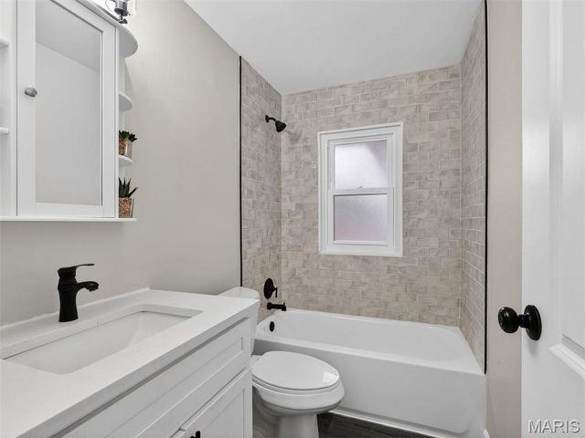 131 Romine Circle, Ballwin, MO 63011