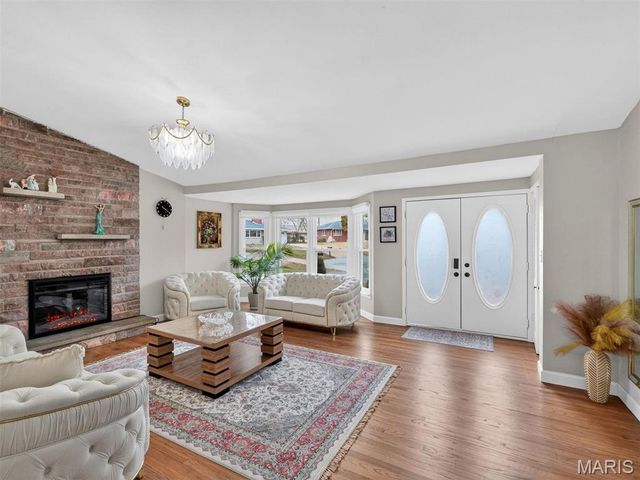 131 Romine Circle, Ballwin, MO 63011