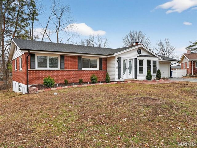 131 Romine Circle, Ballwin, MO 63011