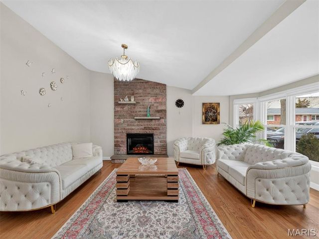 131 Romine Circle, Ballwin, MO 63011