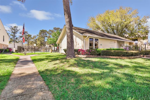 14515 Wunderlich Drive 207, Houston, TX 77069