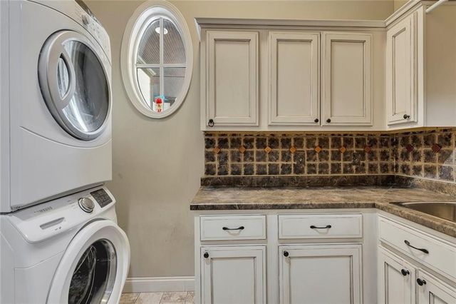 121 Estates At The Lake Drive, Canton, GA 30114