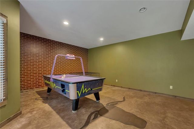 121 Estates At The Lake Drive, Canton, GA 30114