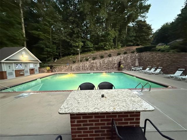 121 Estates At The Lake Drive, Canton, GA 30114