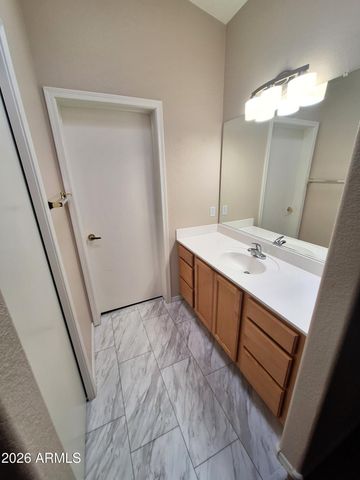 3307 E FREMONT Road, Phoenix, AZ 85042