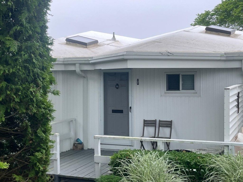 35 Library Avenue 8U, Westhampton Beach, NY 11978