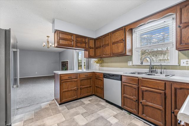 1491 S PECOS AVE, Columbia, MO 65201