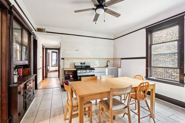 8548 S Manistee Avenue, Chicago, IL 60617