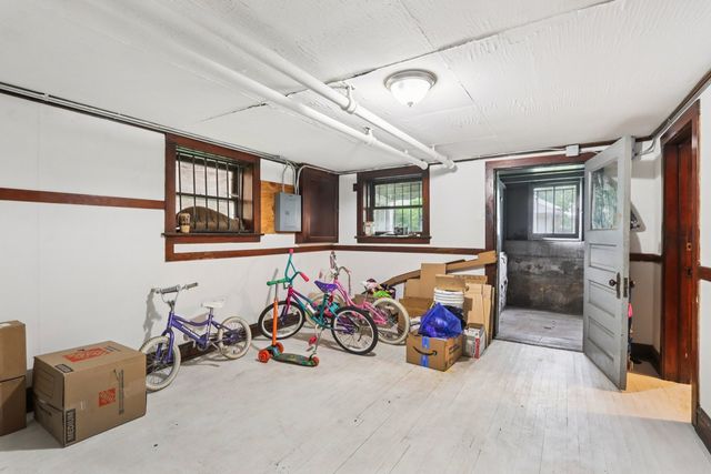 8548 S Manistee Avenue, Chicago, IL 60617