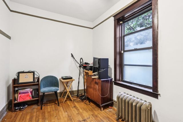 8548 S Manistee Avenue, Chicago, IL 60617