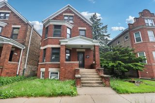 8548 S Manistee Avenue, Chicago, IL 60617