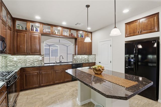 7258 Shannon Ridge Court, Las Vegas, NV 89118