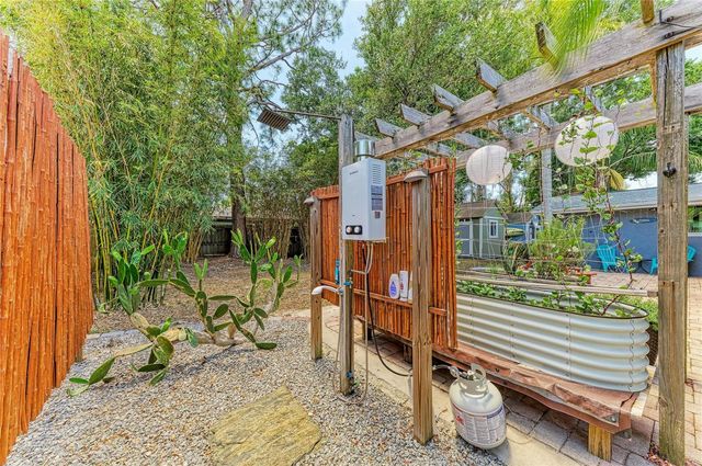 2616 WOOD STREET, Sarasota, FL 34237