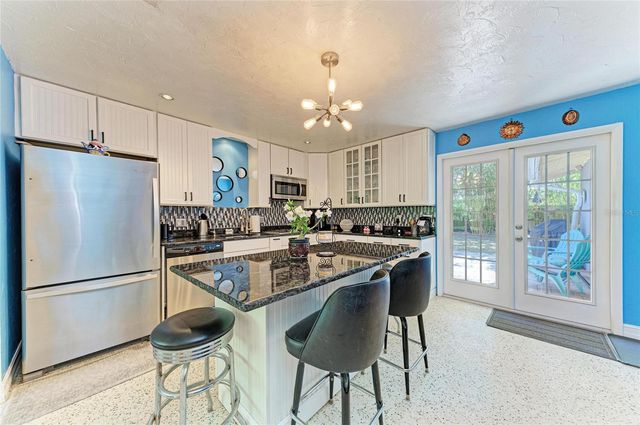 2616 WOOD STREET, Sarasota, FL 34237