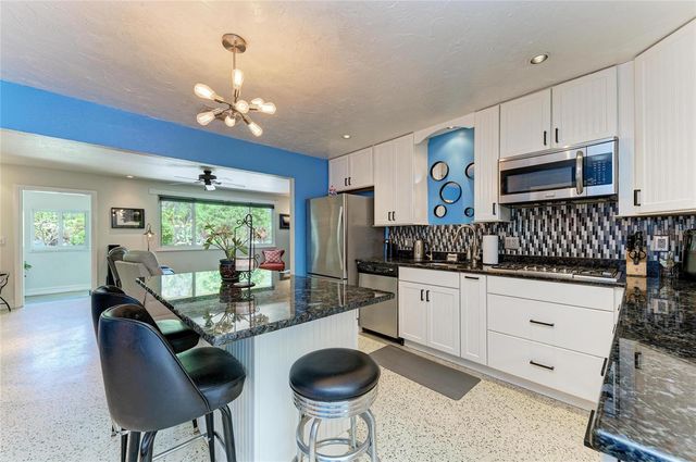 2616 WOOD STREET, Sarasota, FL 34237