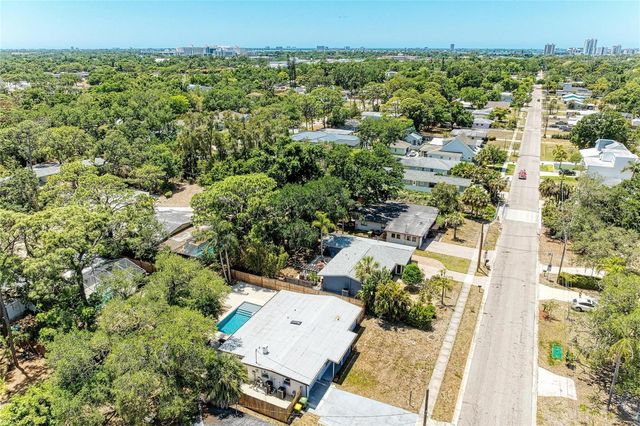 2616 WOOD STREET, Sarasota, FL 34237