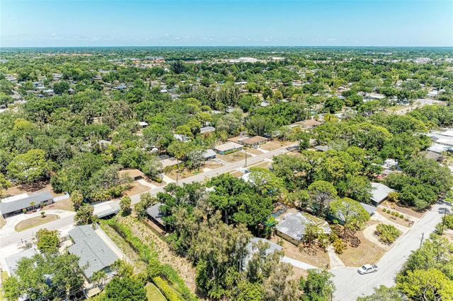 2616 WOOD STREET, Sarasota, FL 34237