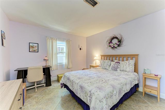2616 WOOD STREET, Sarasota, FL 34237