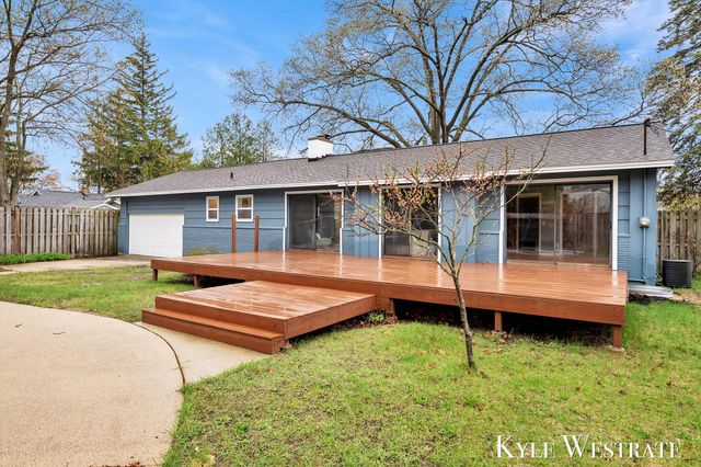 230 California Avenue, North Muskegon City, MI 49445