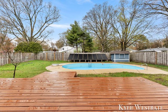 230 California Avenue, North Muskegon City, MI 49445