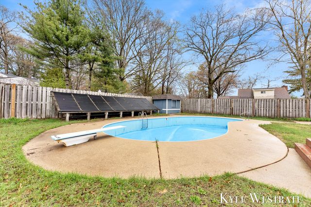 230 California Avenue, North Muskegon City, MI 49445