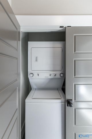 32 Hillcrest Avenue B, Huntsville, AL 35806