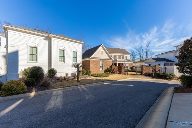 32 Hillcrest Avenue B, Huntsville, AL 35806