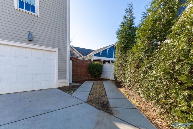 32 Hillcrest Avenue B, Huntsville, AL 35806