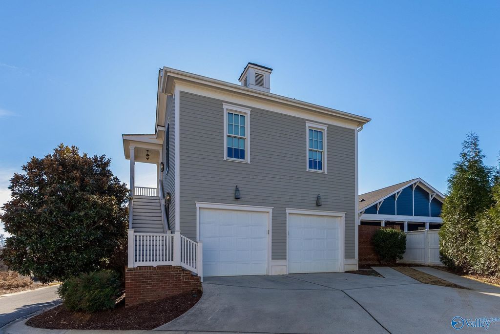 32 Hillcrest Avenue B, Huntsville, AL 35806