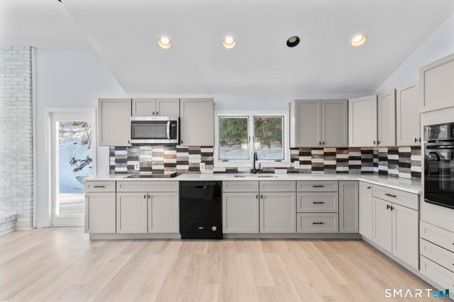 338 Kenwood Avenue, Hamden, CT 06518