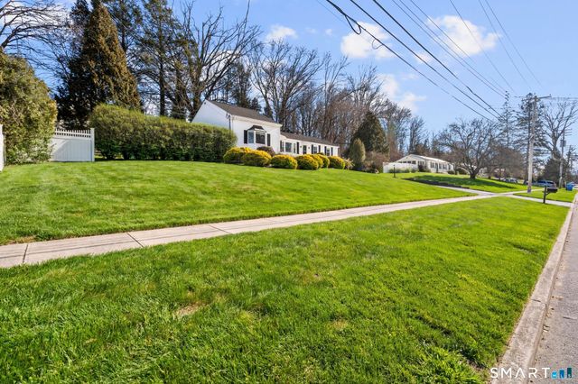 338 Kenwood Avenue, Hamden, CT 06518