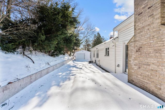 338 Kenwood Avenue, Hamden, CT 06518