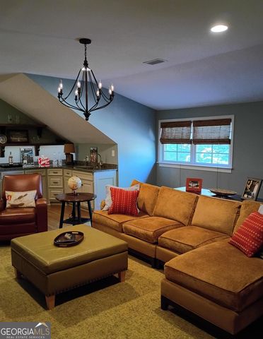 377 Old Club Road S, Macon, GA 31210