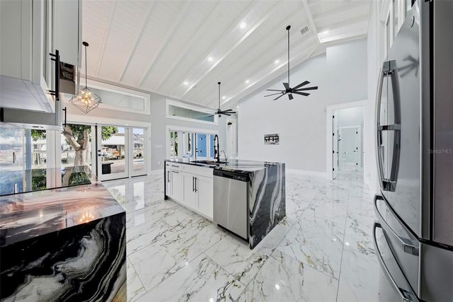 8722 PALISADES DRIVE, Tampa, FL 33615