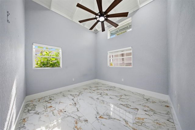 8722 PALISADES DRIVE, Tampa, FL 33615