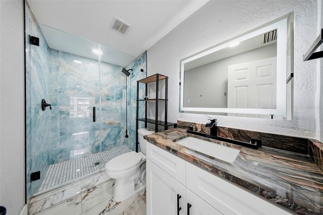 8722 PALISADES DRIVE, Tampa, FL 33615