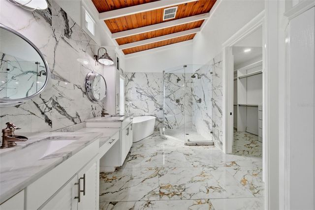 8722 PALISADES DRIVE, Tampa, FL 33615