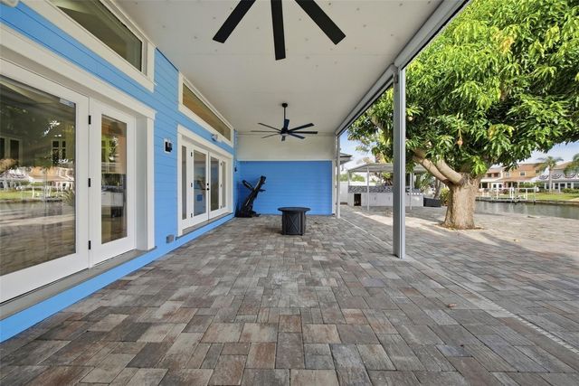 8722 PALISADES DRIVE, Tampa, FL 33615