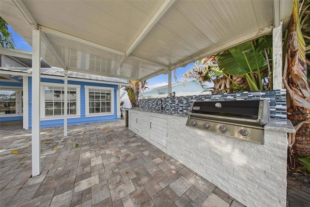 8722 PALISADES DRIVE, Tampa, FL 33615