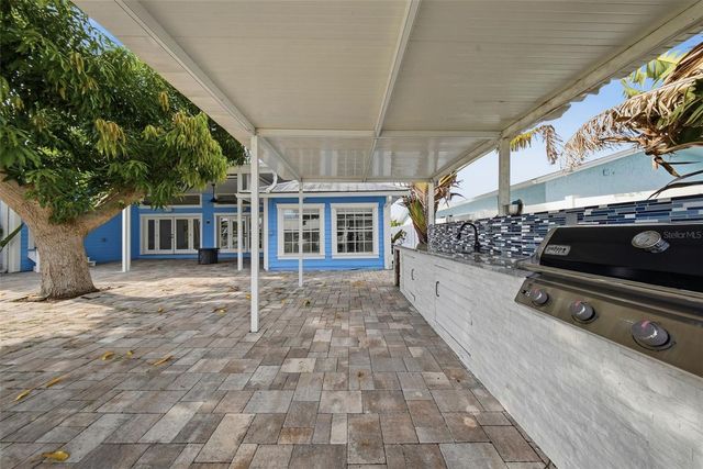8722 PALISADES DRIVE, Tampa, FL 33615