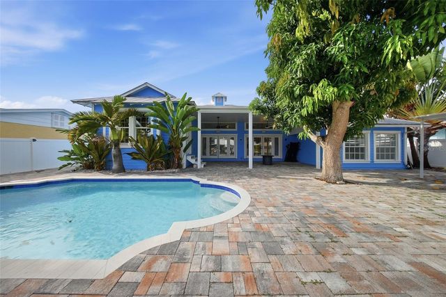 8722 PALISADES DRIVE, Tampa, FL 33615