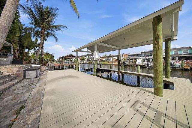 8722 PALISADES DRIVE, Tampa, FL 33615