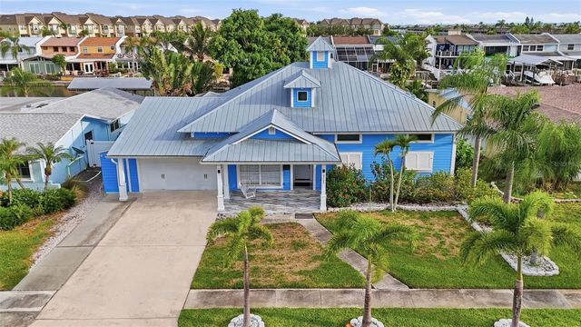 8722 PALISADES DRIVE, Tampa, FL 33615