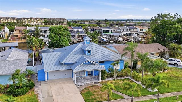 8722 PALISADES DRIVE, Tampa, FL 33615