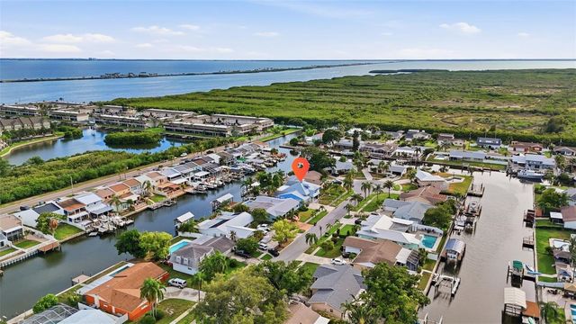8722 PALISADES DRIVE, Tampa, FL 33615