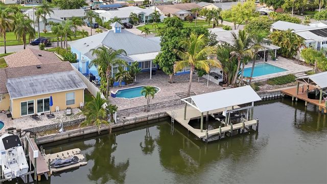 8722 PALISADES DRIVE, Tampa, FL 33615
