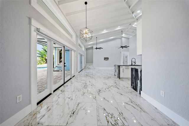 8722 PALISADES DRIVE, Tampa, FL 33615