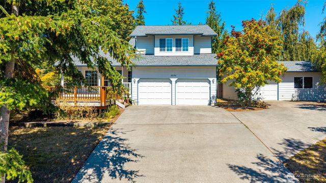 2090 SW Putnam Drive, Oak Harbor, WA 98277