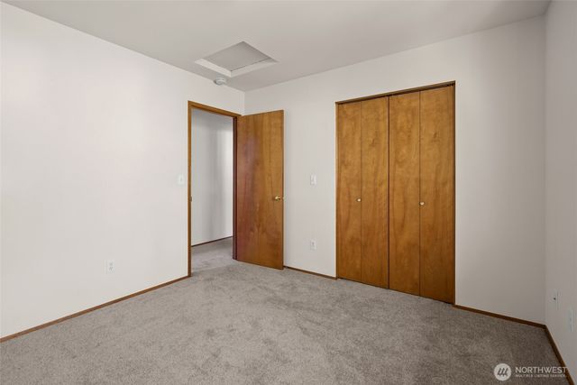 2090 SW Putnam Drive, Oak Harbor, WA 98277