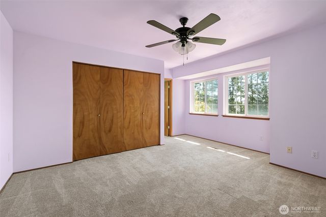 2090 SW Putnam Drive, Oak Harbor, WA 98277